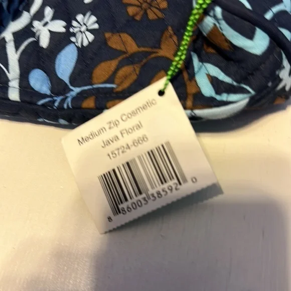 VERA Bradley NWT Medium zip cosmetic bag - Picture 3 of 5